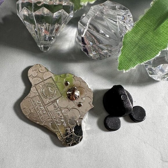 Disney Timon Trading Pin Lion King Meerkat Lapel Pin Brooch Badge Accessories - Picture 5 of 8